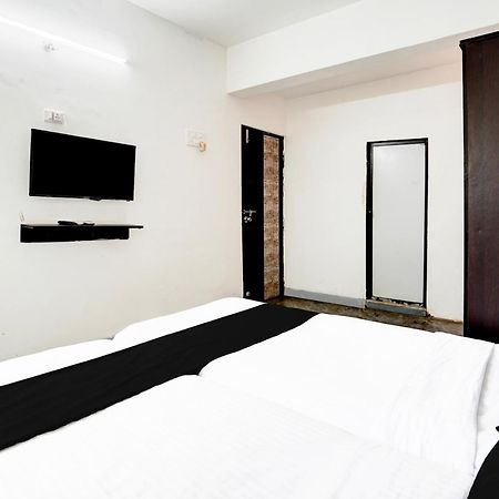 OYO 67369 Deluxe United Corporate Home Navi Mumbai Extérieur photo