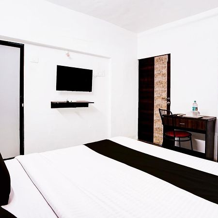 OYO 67369 Deluxe United Corporate Home Navi Mumbai Extérieur photo