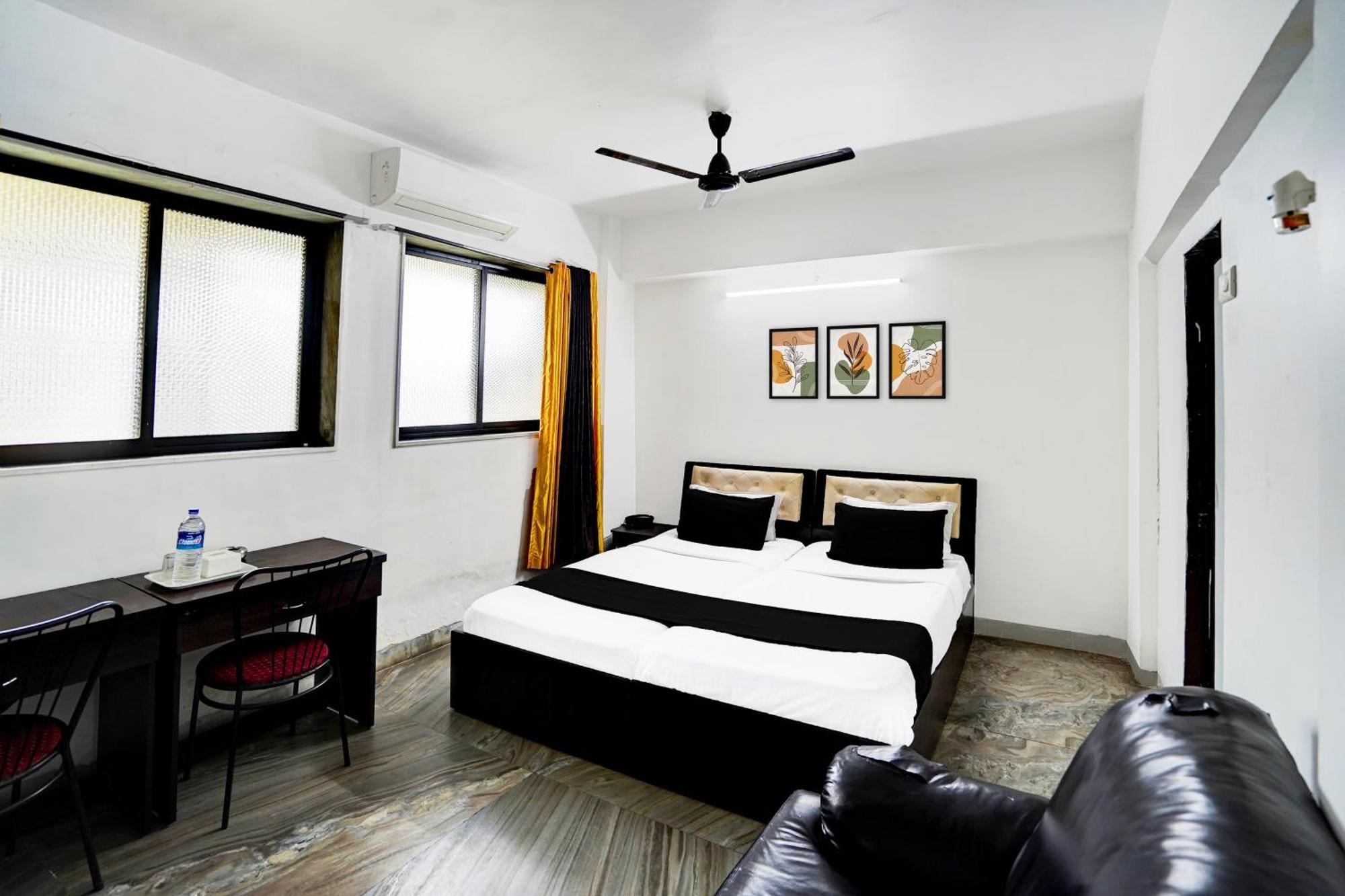 OYO 67369 Deluxe United Corporate Home Navi Mumbai Extérieur photo