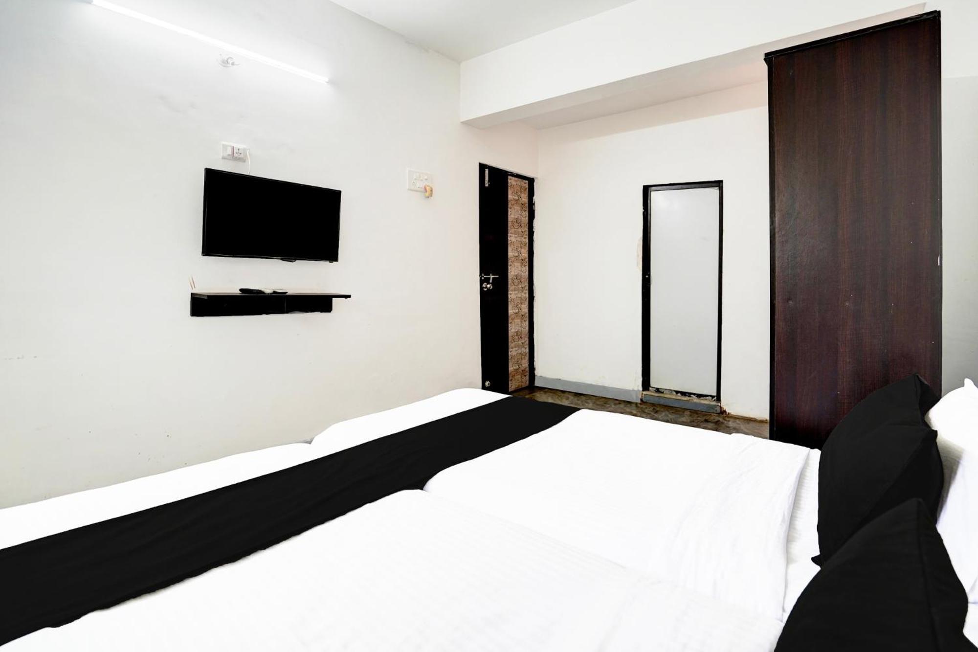 OYO 67369 Deluxe United Corporate Home Navi Mumbai Extérieur photo